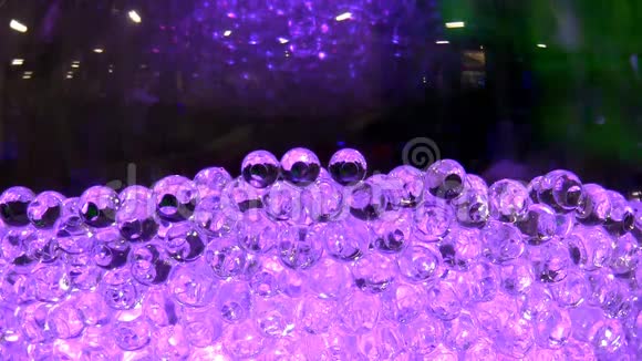 玻璃球和迪斯科灯视频的预览图