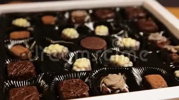 巧克力糖果收藏视频的预览图