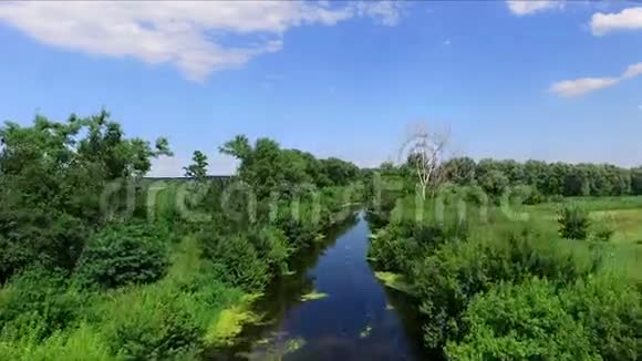 航拍小野河航空视频的预览图