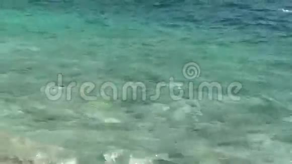 克里菲海岸蓝水放大视频的预览图