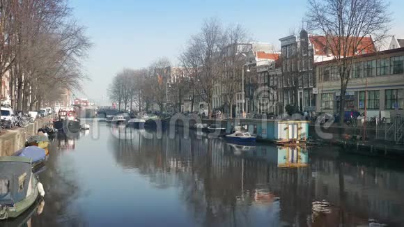 阿姆斯特丹中部的风景运河视频的预览图