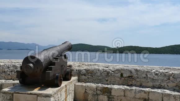 古老的大炮科尔库拉岛的老城镇视频的预览图