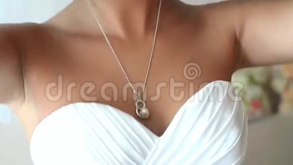 结婚背景丝纺上的珠子视频的预览图