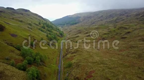 飞越Ardchattan和Barcaldine之间的山峡周围是LochanUaine和Na毛ilean视频的预览图