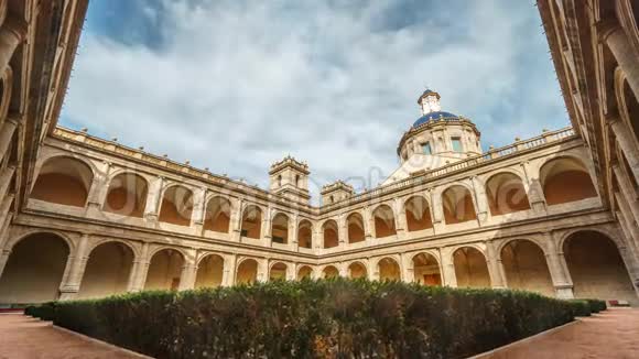 圣米格尔德洛斯雷耶斯修道院视频的预览图