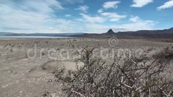 阿根廷海岸线上的沙漠视频的预览图