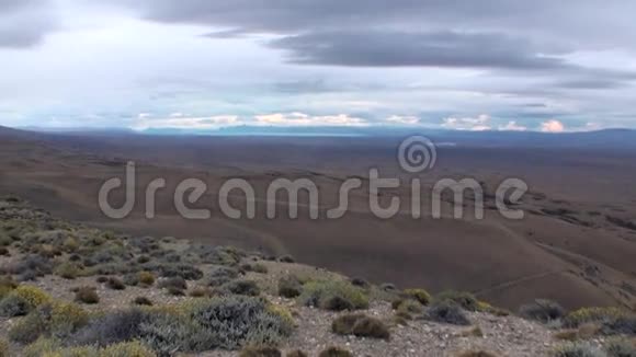 阿根廷海岸线上的沙漠视频的预览图