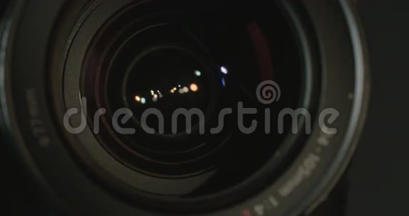 摄像机变焦镜头聚焦视频的预览图
