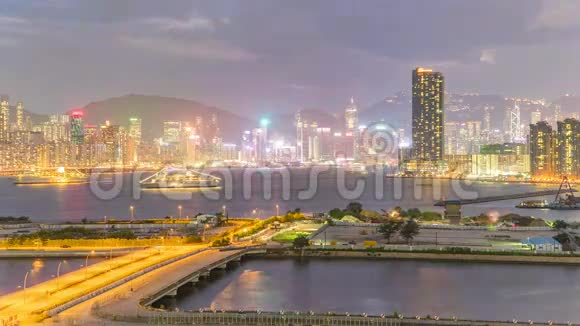 香港的夜景从九龙湾市区的景色视频的预览图
