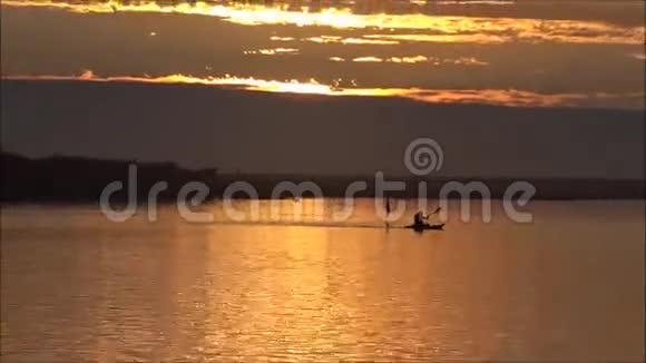 智利皮希勒穆海滨日落视频的预览图