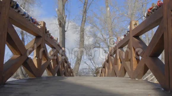 小绳桥过山河视频的预览图
