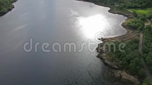 从莱文湖上空飞向格伦科洛哈伯视频的预览图