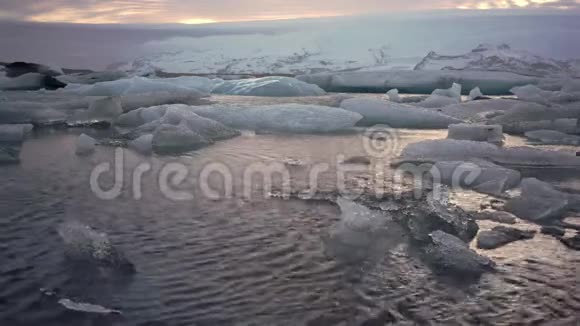 有海滨的冰岛景观视频的预览图