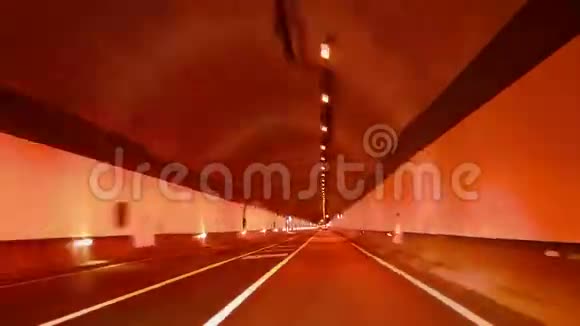 高速4k公路红隧道愤怒摄像车视频的预览图