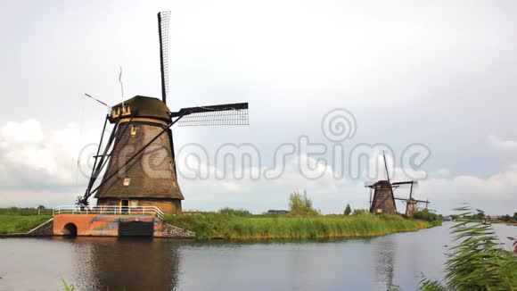 荷兰金德迪克的风车视频的预览图