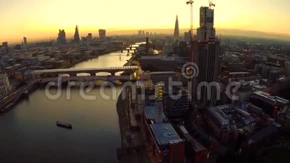 伦敦市中心空中全景图视频的预览图