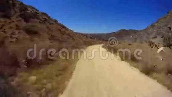 碧玉小径博尔雷戈沙漠CaPOV7视频的预览图