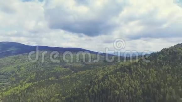 喀尔巴阡山360度观景飞行右转4k30fps视频的预览图