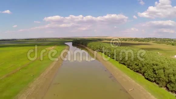 干旱期间的多瑙河视频的预览图