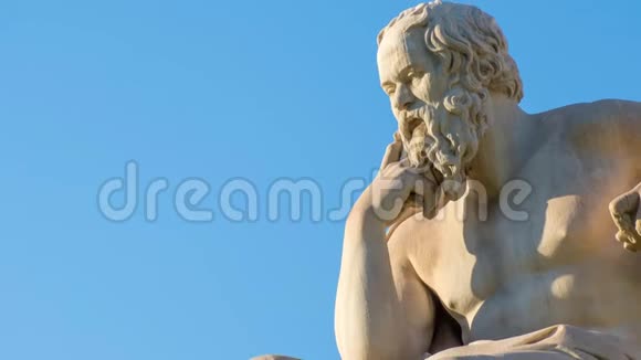 把希腊哲学家苏格拉底的雕像放大视频的预览图