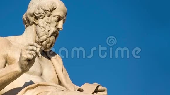 把希腊哲学家柏拉图的雕像放大视频的预览图