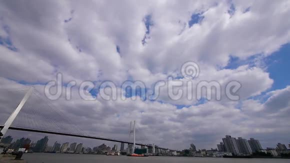 飞云江上航运上海跨海大桥视频的预览图