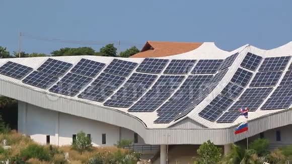 屋顶太阳能电池平底锅视频的预览图
