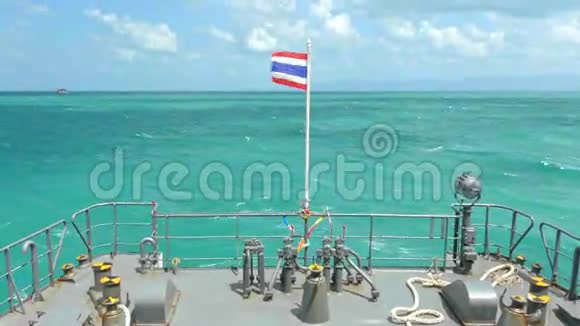 一艘大船穿过海浪泰国视频的预览图