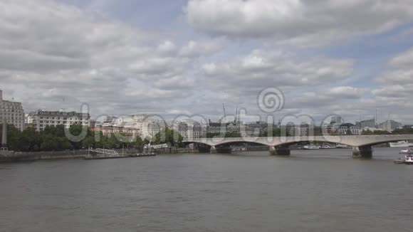 堤和桥的景观视频的预览图