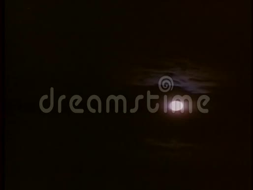 夜空中的圆月视频的预览图