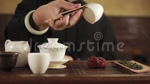 中国传统茶叶酿造视频的预览图