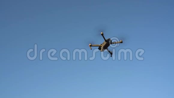 小型四方直升机逆天飞行视频的预览图