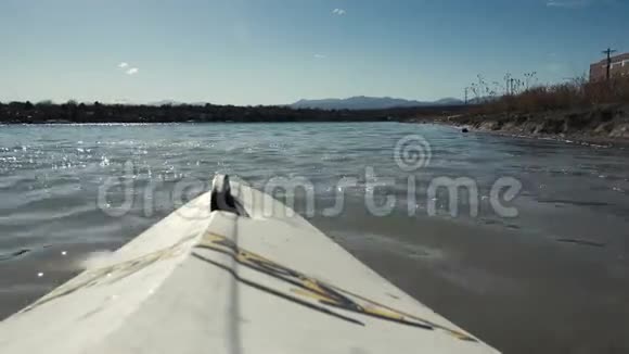湖皮皮划艇独木舟景观视频的预览图