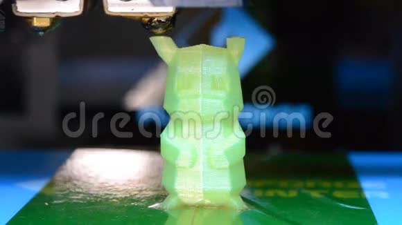 3D打印机创建三维形状绿色视频的预览图