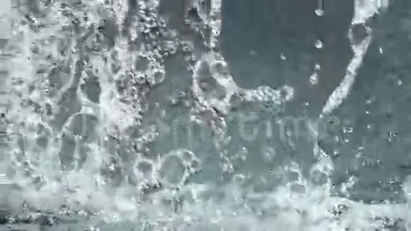 背景与水溅动作缓慢视频的预览图