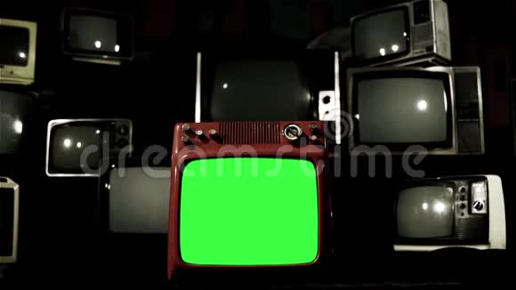 旧的红色电视绿色屏幕多莉视频的预览图