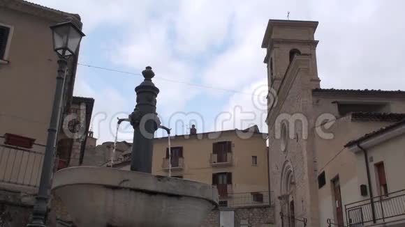 意大利阿布鲁佐拉奎拉省的比利亚拉戈小镇视频的预览图