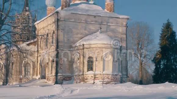 全国古老的东正教教堂冬天视频的预览图