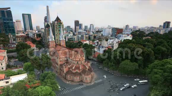 位于胡志明市市中心的圣母大教堂视频的预览图