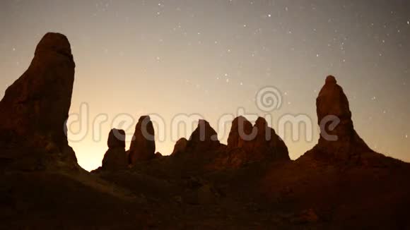 加州特罗纳斯皮纳克斯沙漠的日落4K视频的预览图
