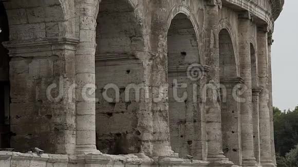 竞技场柱罗马著名圆形剧场的古董遗迹建筑视频的预览图