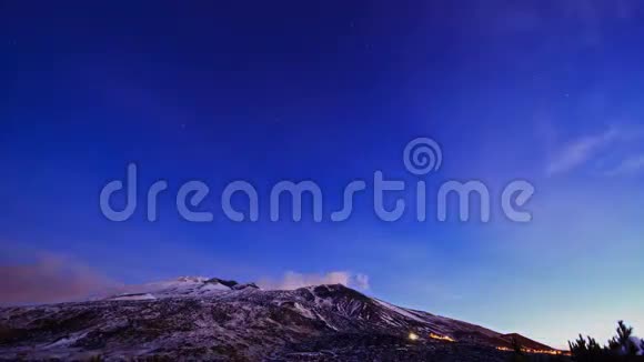 埃特纳火山上方黎明意大利西西里时间L视频的预览图