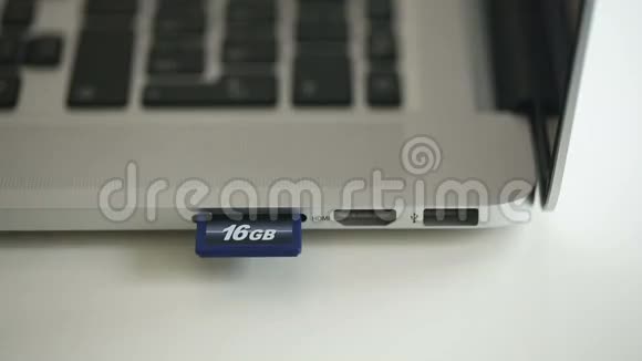 手移SD卡16GB内存读卡器笔记本电脑和注销视频的预览图