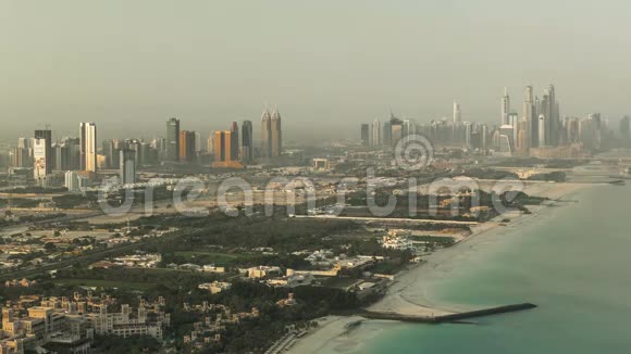 迪拜码头早上从阿拉伯半岛出发视频的预览图