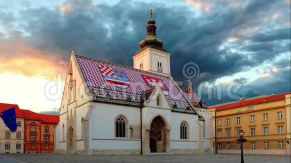 萨格勒布教堂克罗地亚圣马克日落时分录像视频的预览图