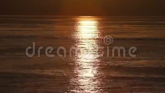 日出和海上的阳光视频的预览图