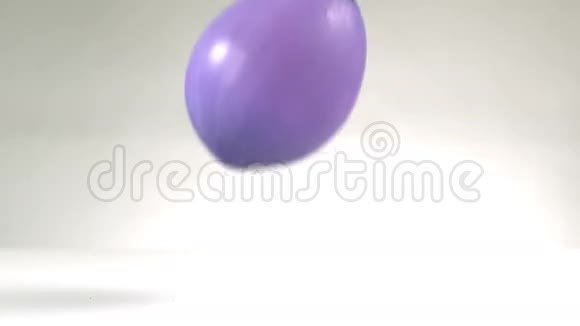 大紫水气球落下视频的预览图