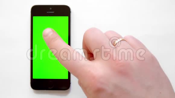 智能手机绿色屏幕手动点击视频的预览图