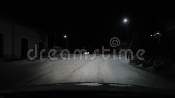 在雪地里开车视频的预览图