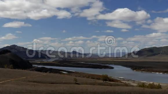 美丽的塞伦加河在布里亚蒂亚俄罗斯视频的预览图